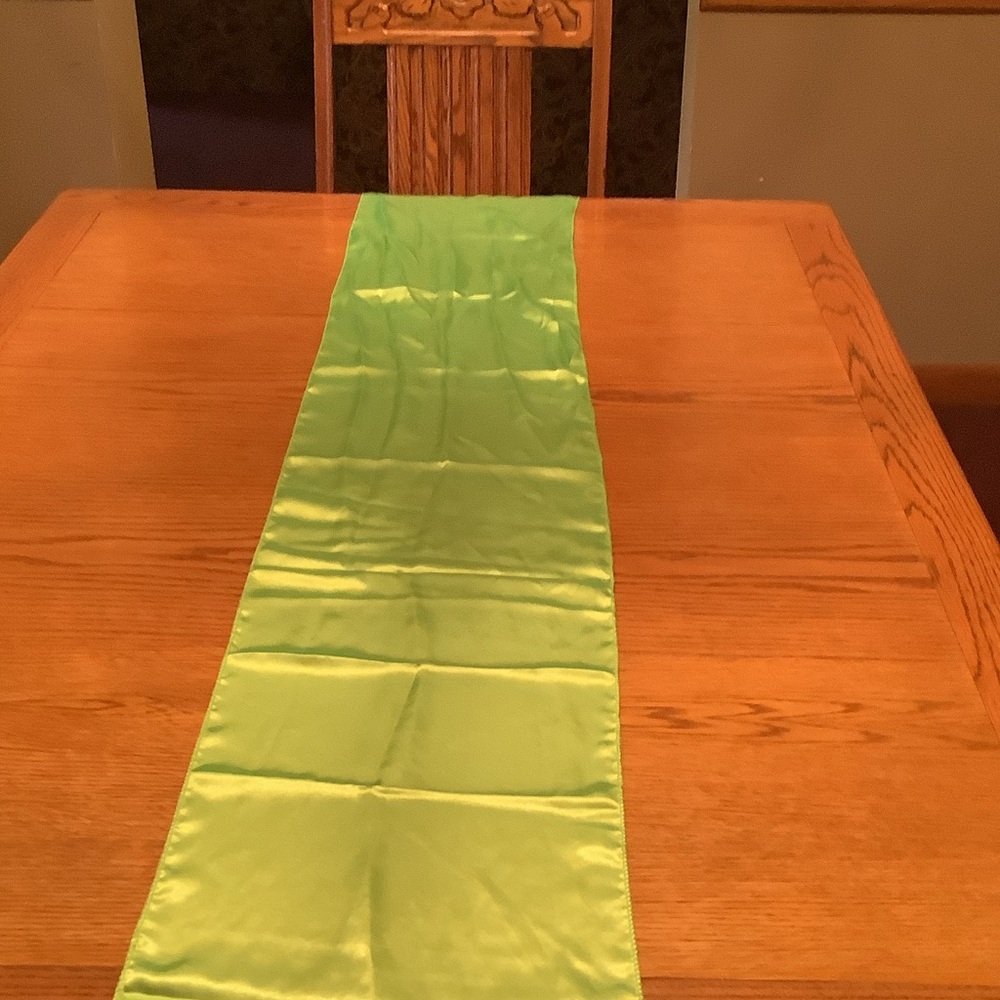 Set of 10 table runners